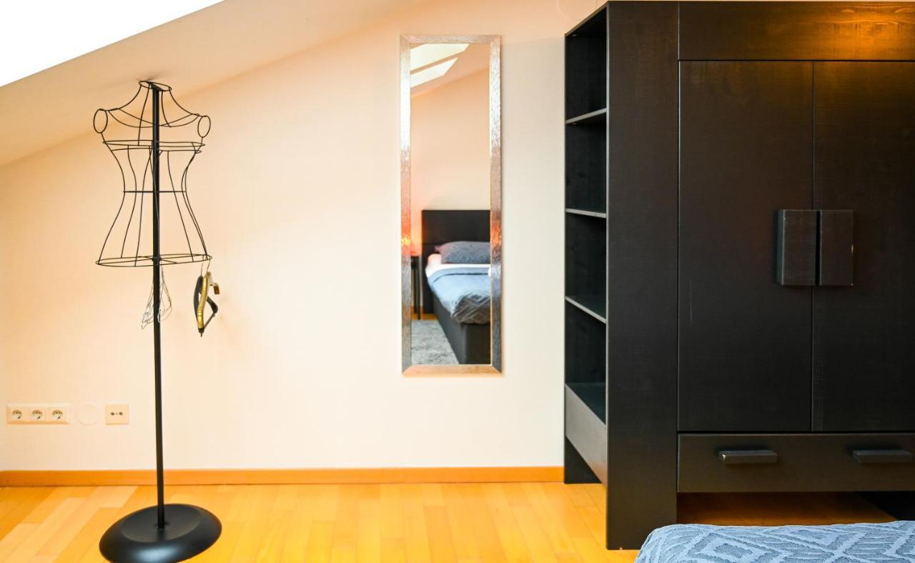Modern Suite City Center Виена Екстериор снимка