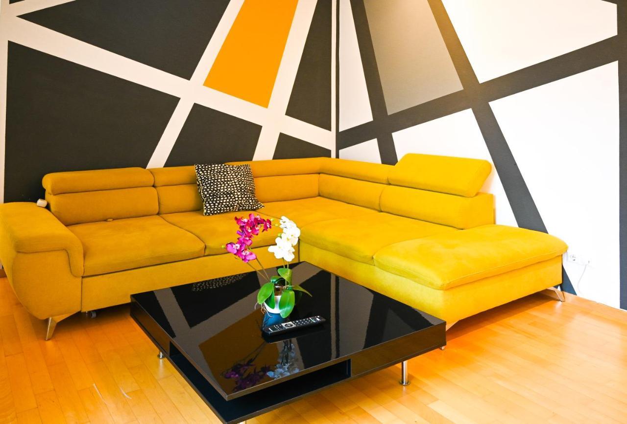 Modern Suite City Center Виена Екстериор снимка