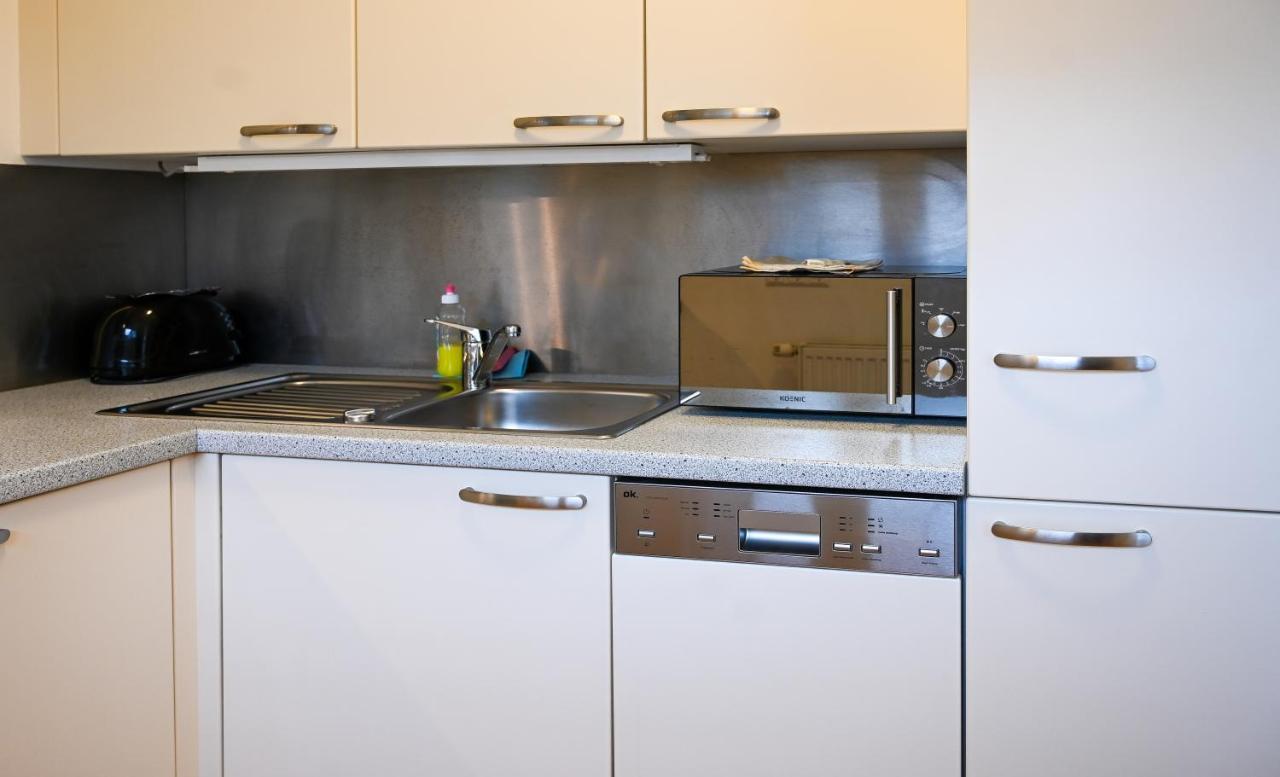 Modern Suite City Center Виена Екстериор снимка